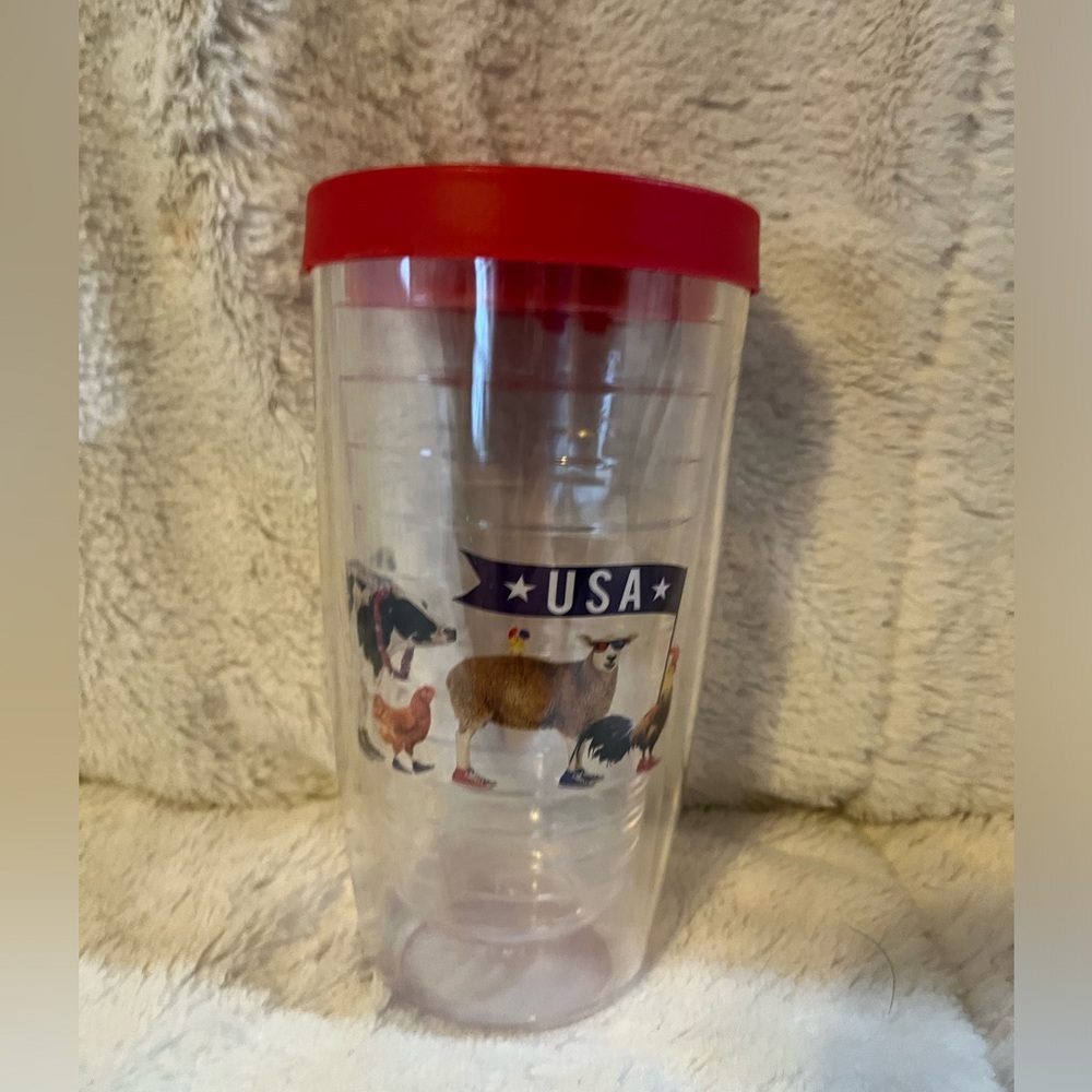 Tractor Supply Red Shed 16oz Double Wall Tumbler w/ Lid. Brand New. Farm Animals